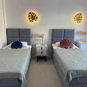 Tres Terrazas Ocean View Apartment