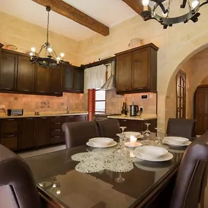 https://valletta-grand-central.hotelssaintjulians.com