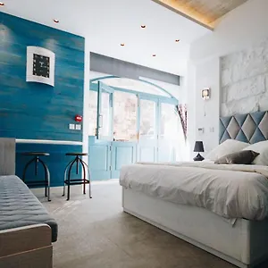 https://valletta-collection-ordinance-suites.hotelssaintjulians.com